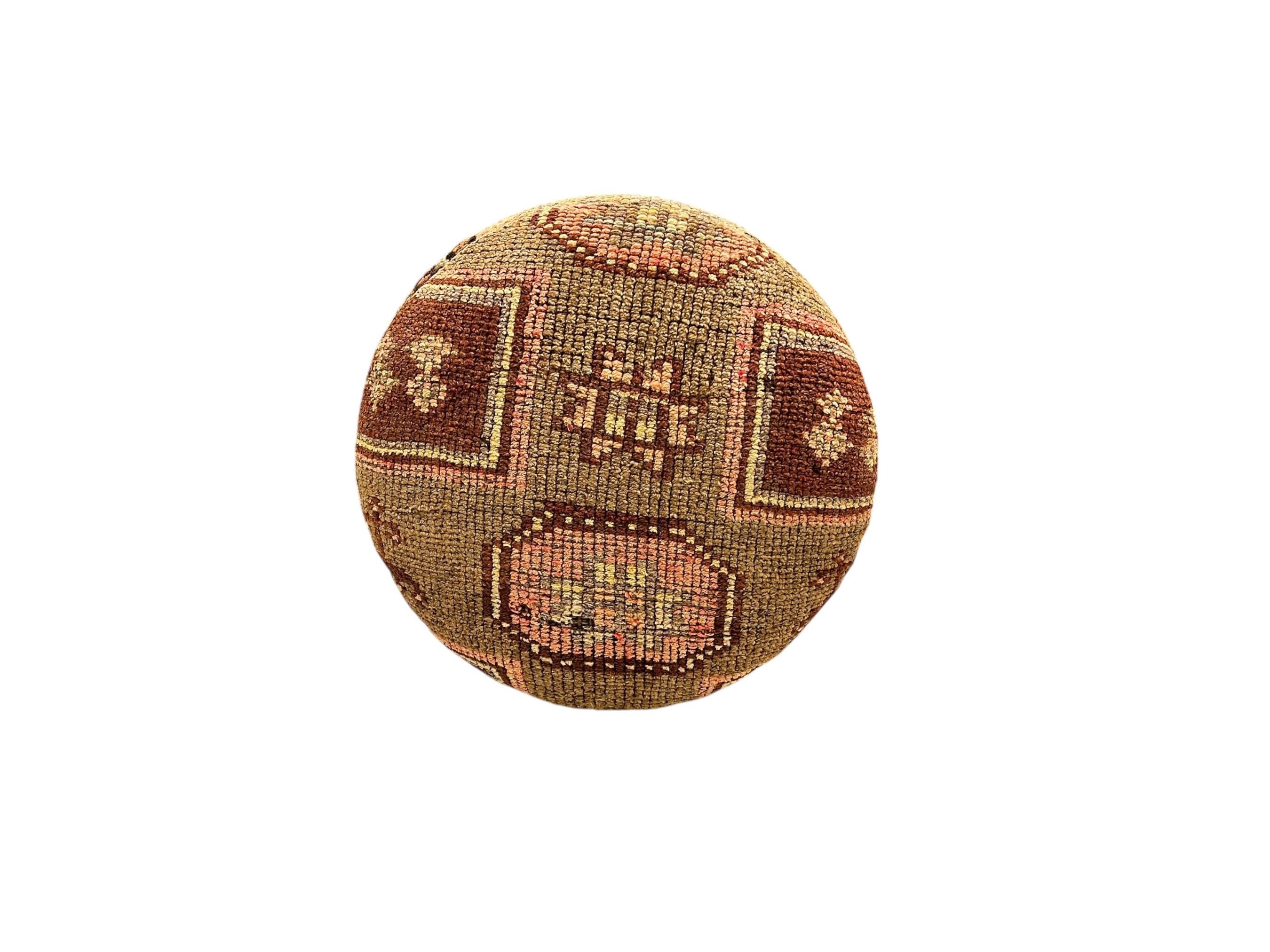 Vintage Carpet Medium Ottoman