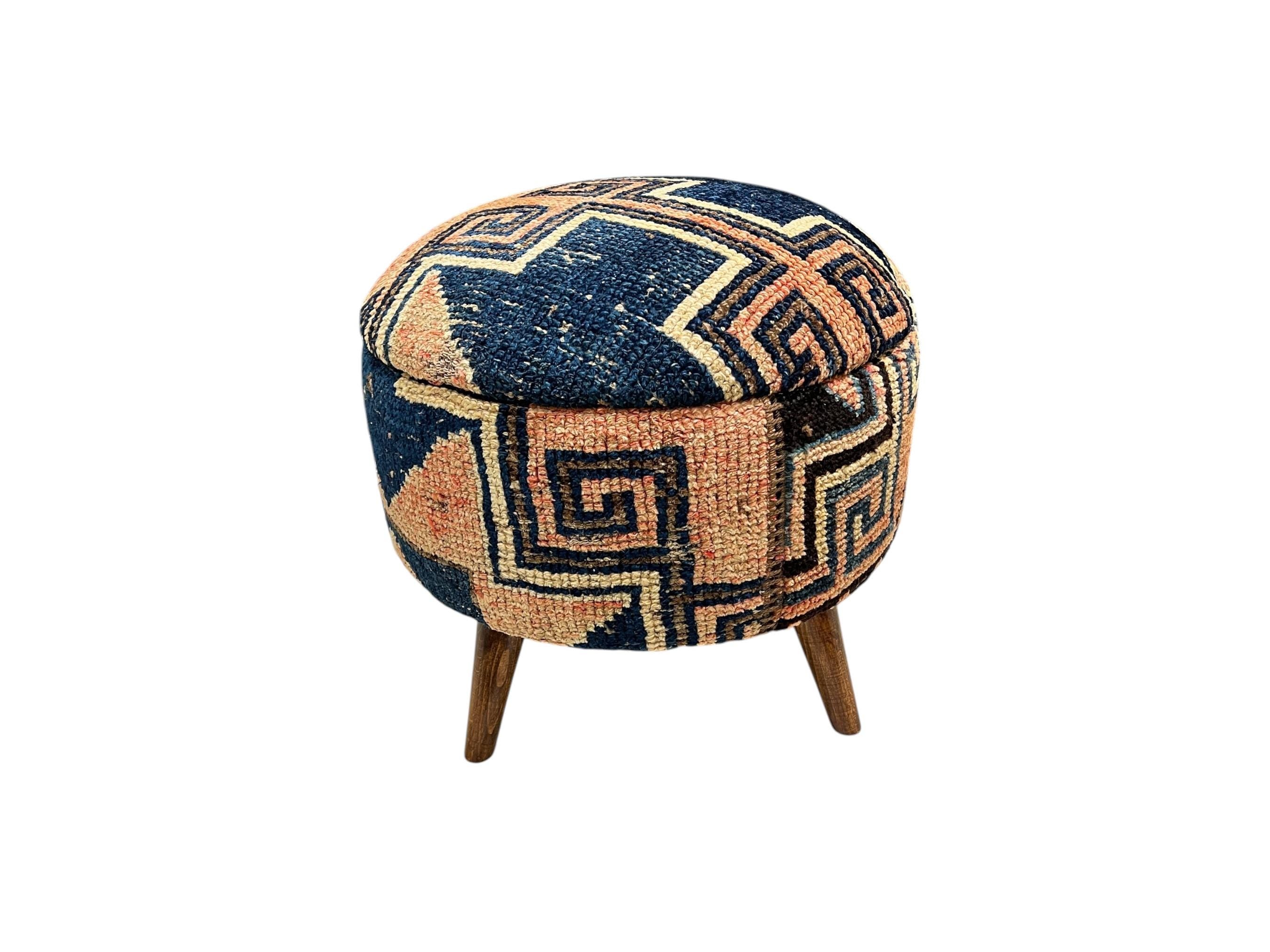 Vintage Rug Medium Round Ottoman