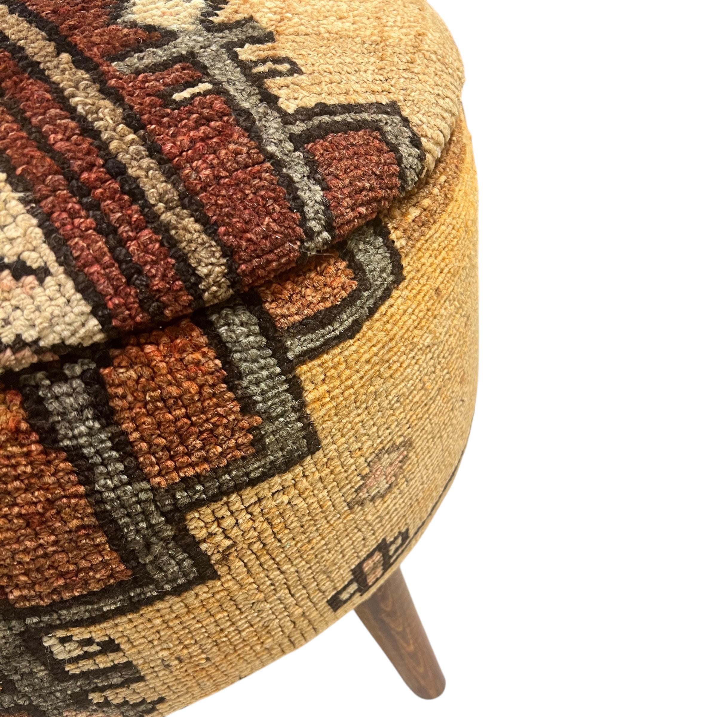 Vintage Carpet Medium Round Ottoman