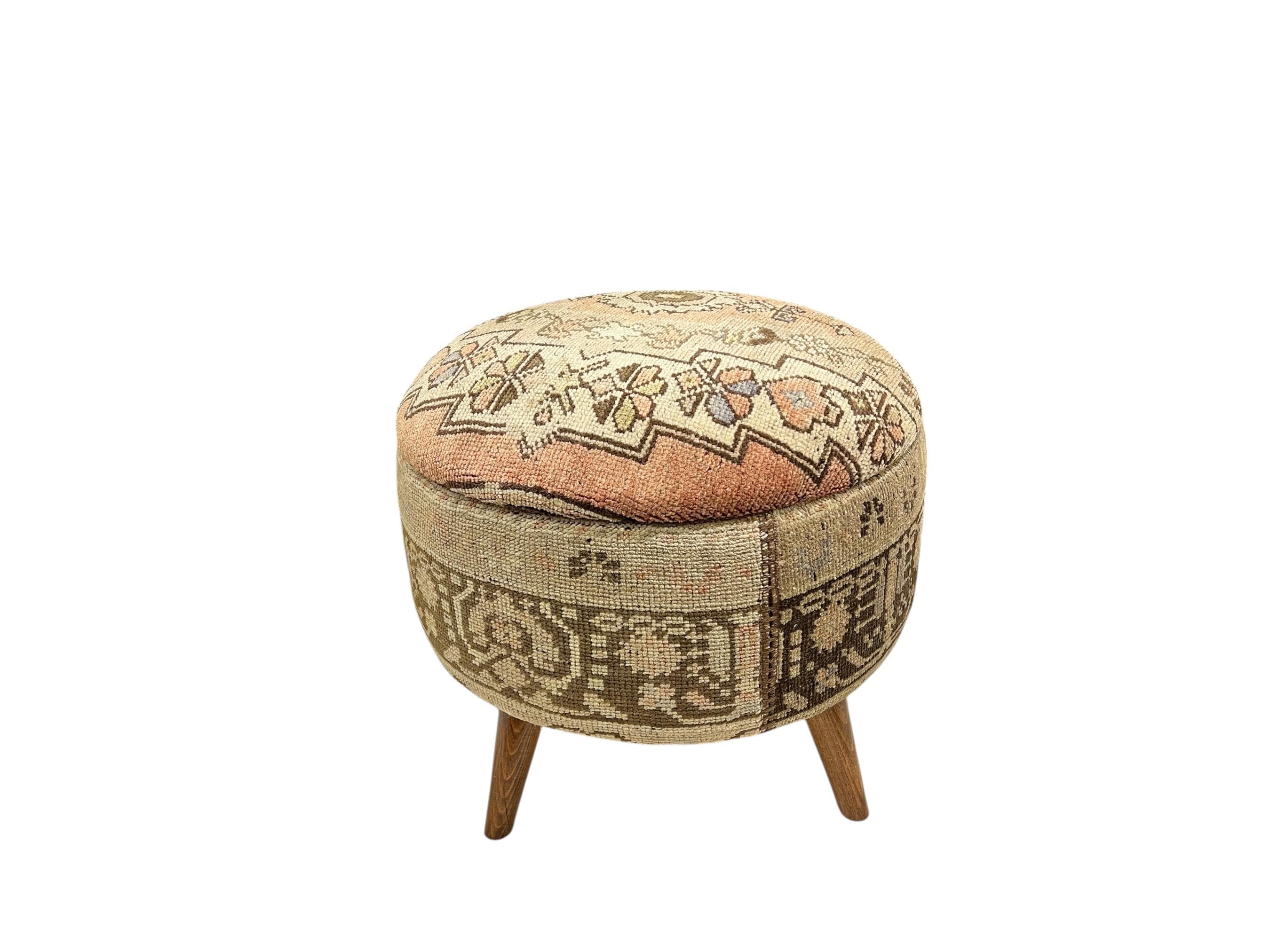 Vintage Carpet Medium Round Ottoman