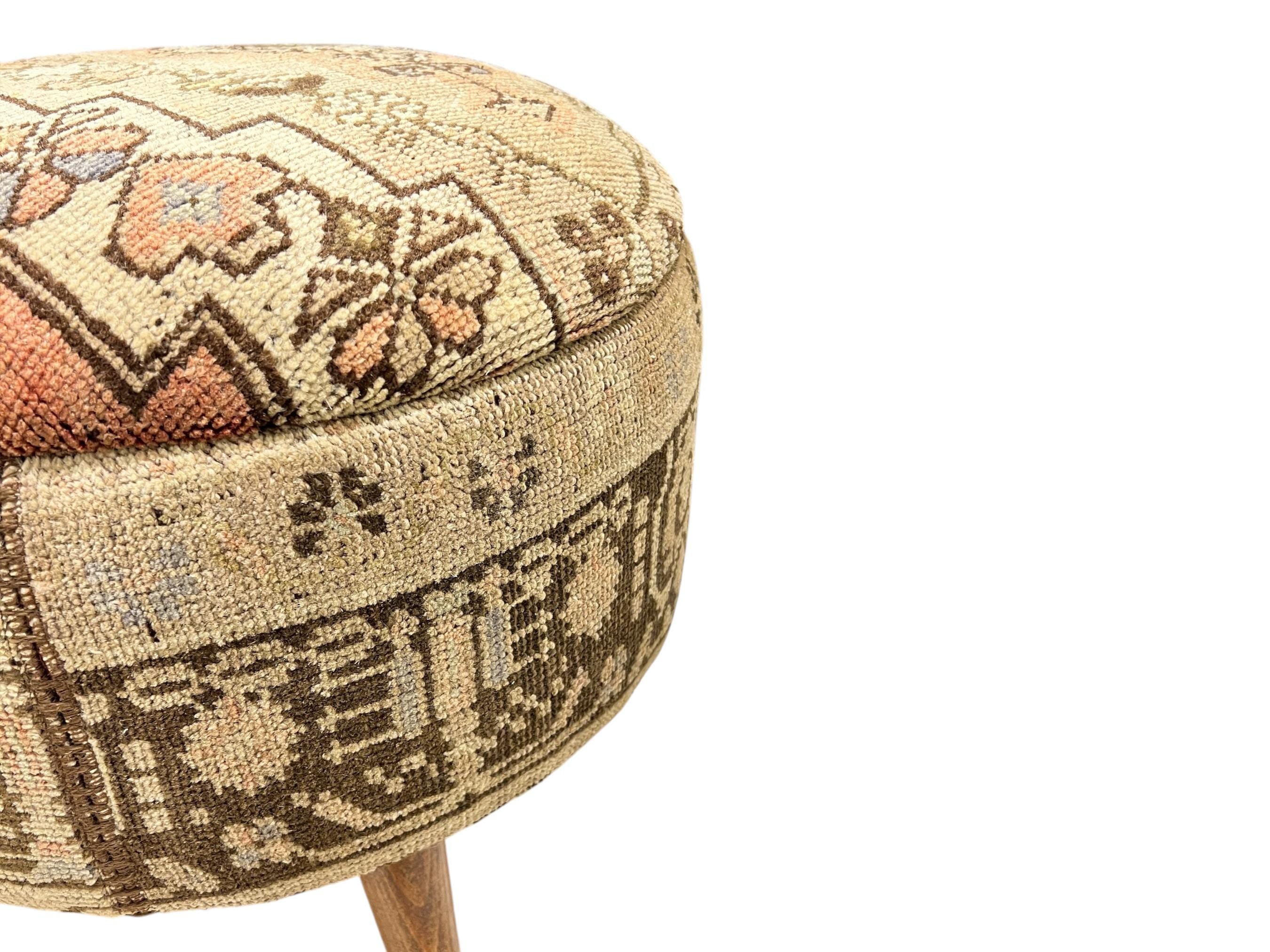 Vintage Carpet Medium Round Ottoman
