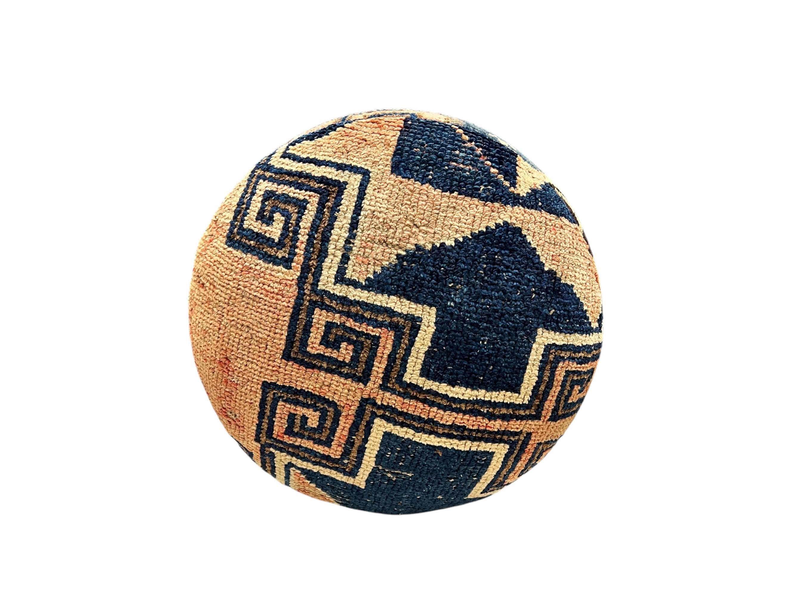 Vintage Rug Medium Round Ottoman