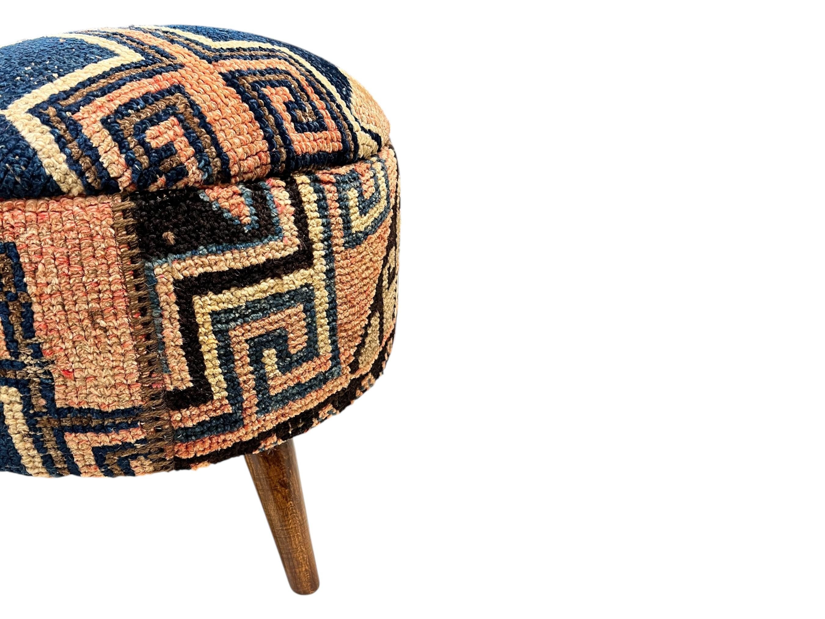 Vintage Rug Medium Round Ottoman