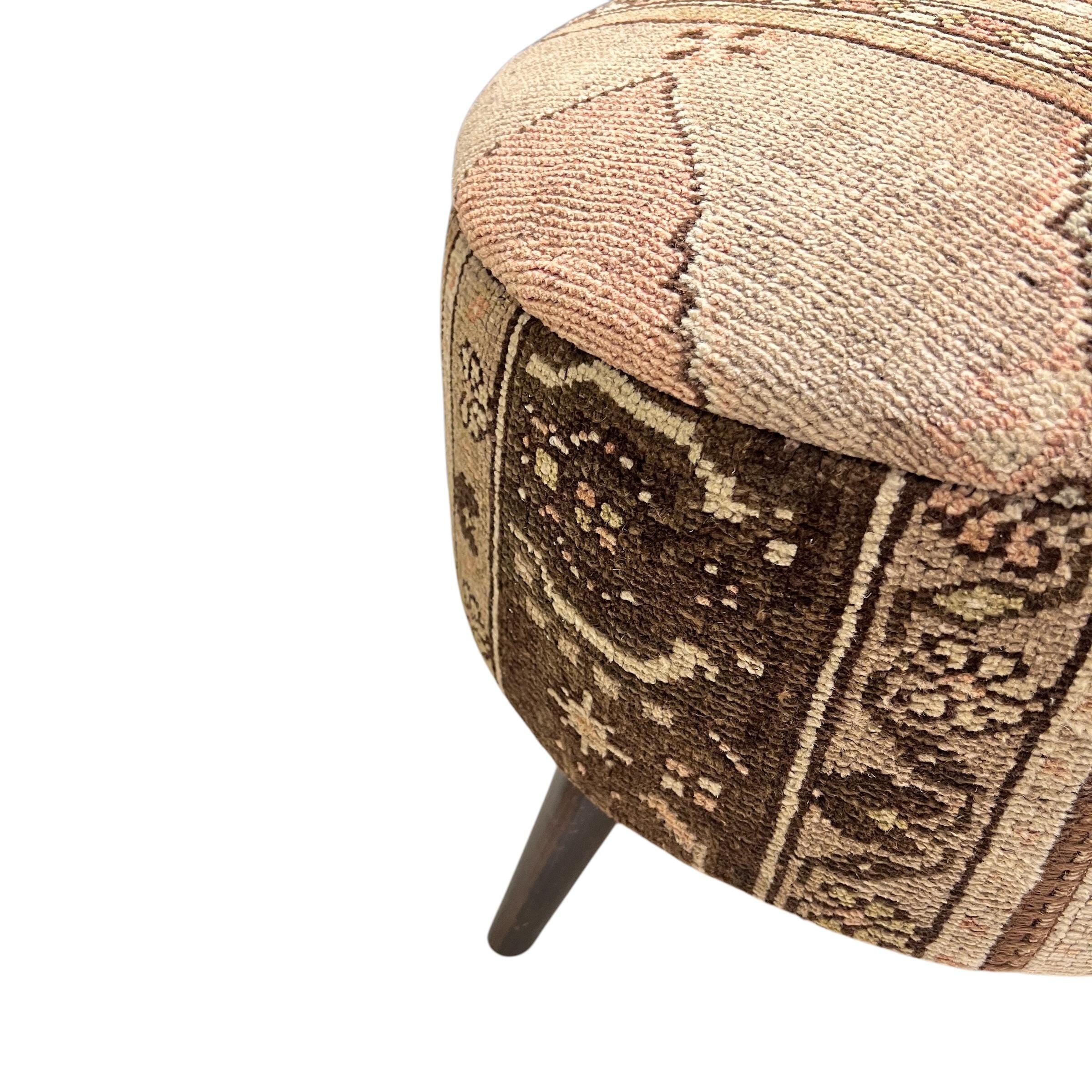 Vintage Carpet Medium Round Ottoman