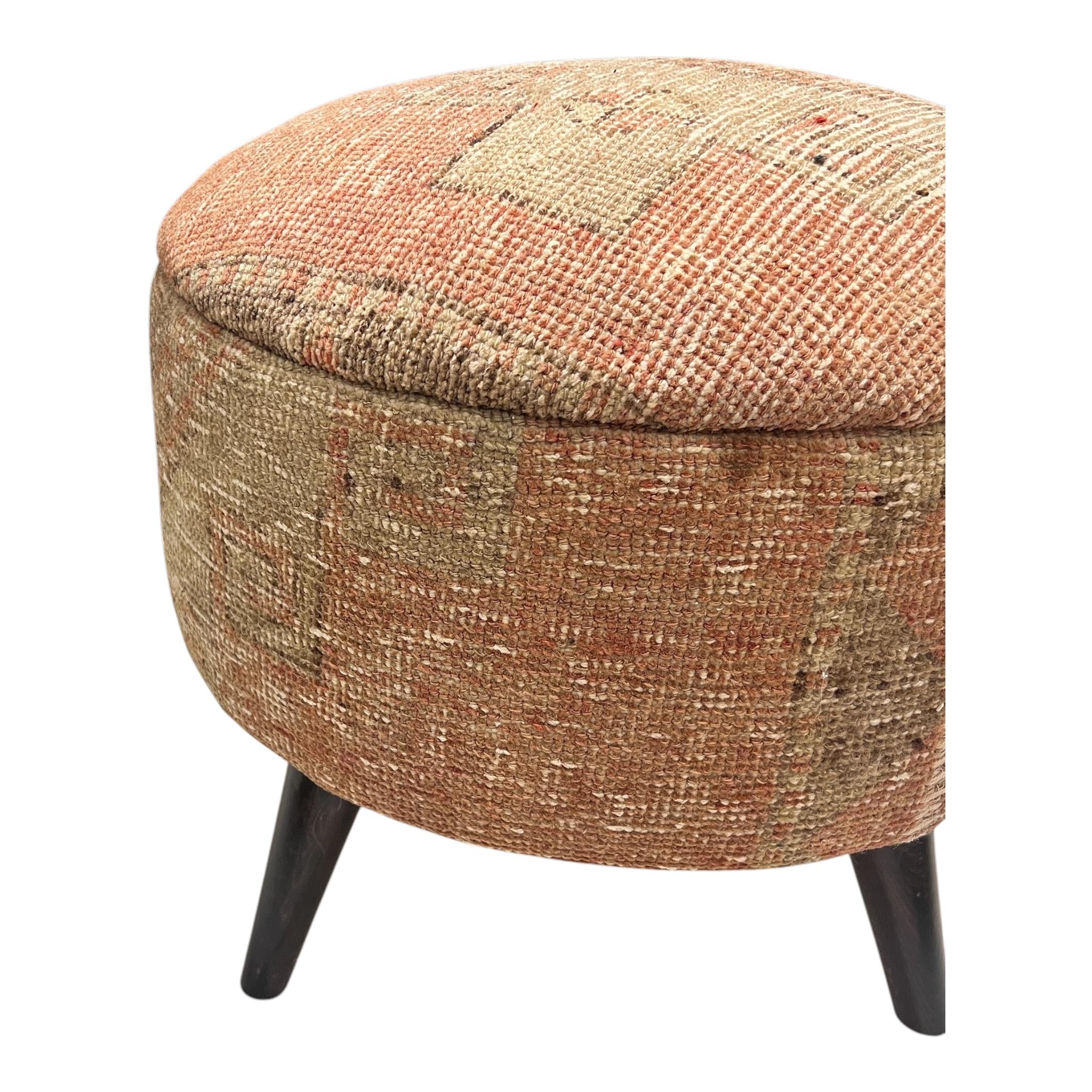 Vintage Rug Medium Round Ottoman